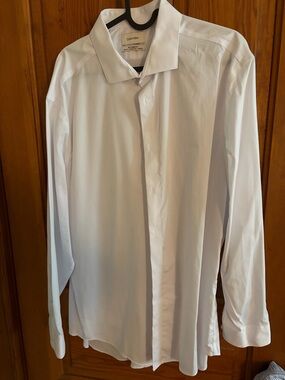 Calvin Klein Men's Herringbone white dress shirt